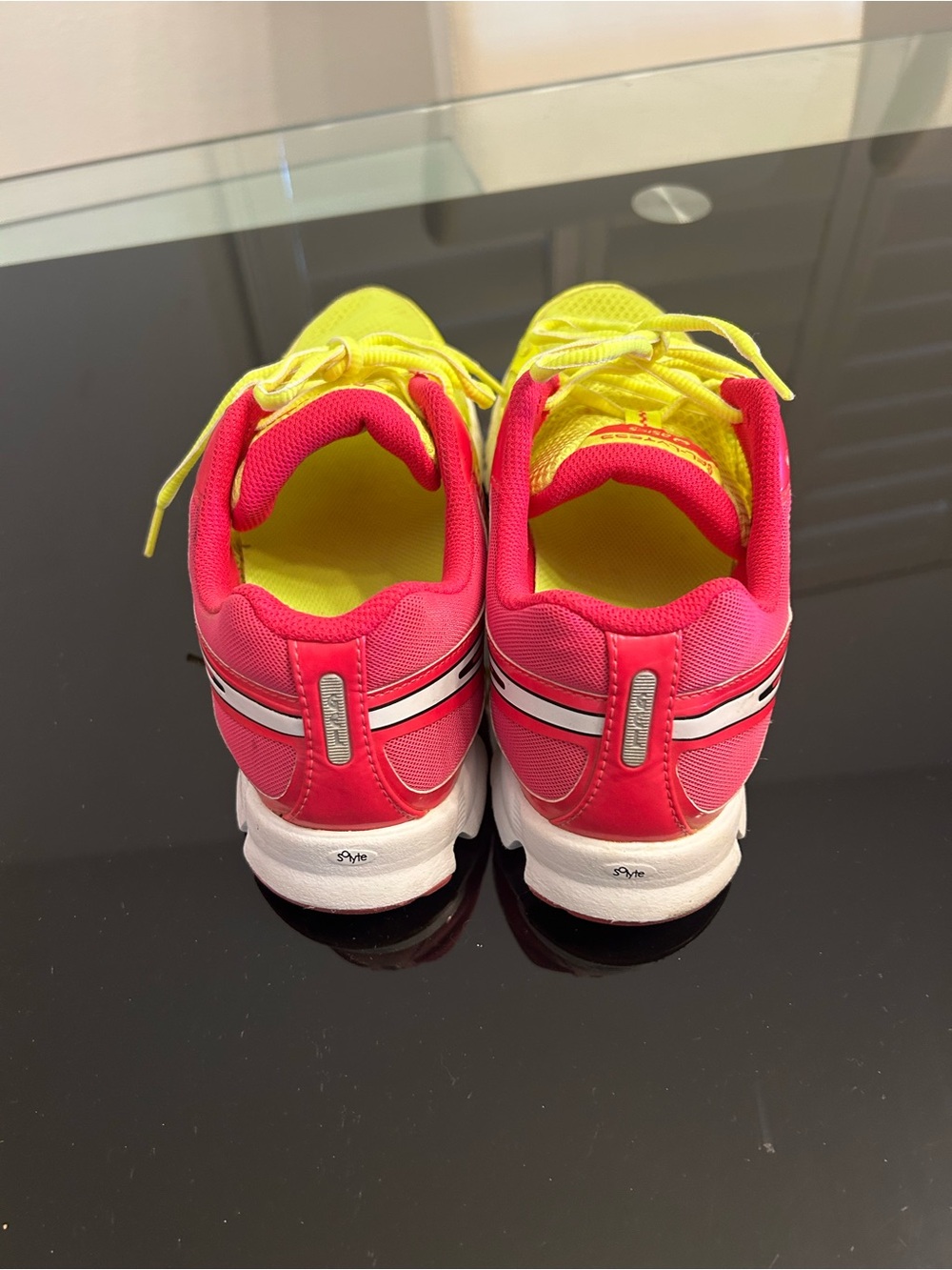 Asics Women’s 10Yellow and Pink Running Shoe - Picture 4 of 8